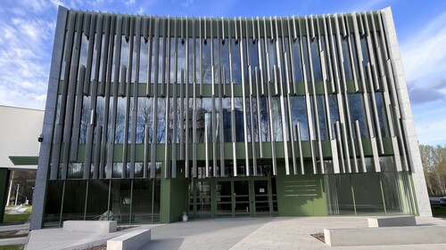 Nowoczesny, przestronny i dostępny. Zakończyła się budowa gmachu nauk humanistycznych w kampusie UwB