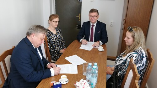 Wydział Filologiczny podpisał umowę o współpracy z Zespołem Szkół w Dąbrowie Białostockiej