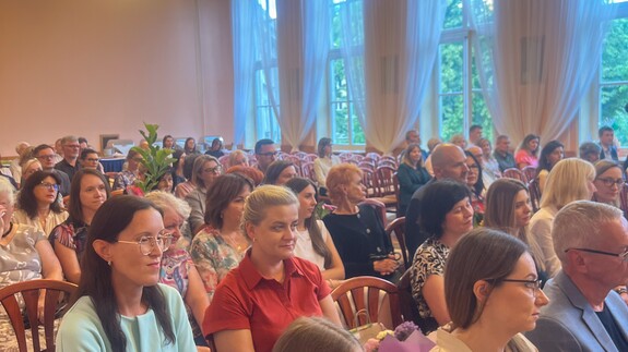 Jubileusz 42-lecia pracy Dyrektor administracyjnej mgr Bożeny Poniatowicz