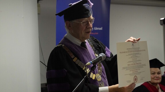 DOKTORAT HONORIS CAUSA POLSKIEGO UNIWERSYTETU NA OBCZYŹNIE  DLA DR NINY TAYLOR-TERLECKIEJ
