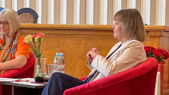 Jubileusz 42-lecia pracy Dyrektor administracyjnej mgr Bożeny Poniatowicz
